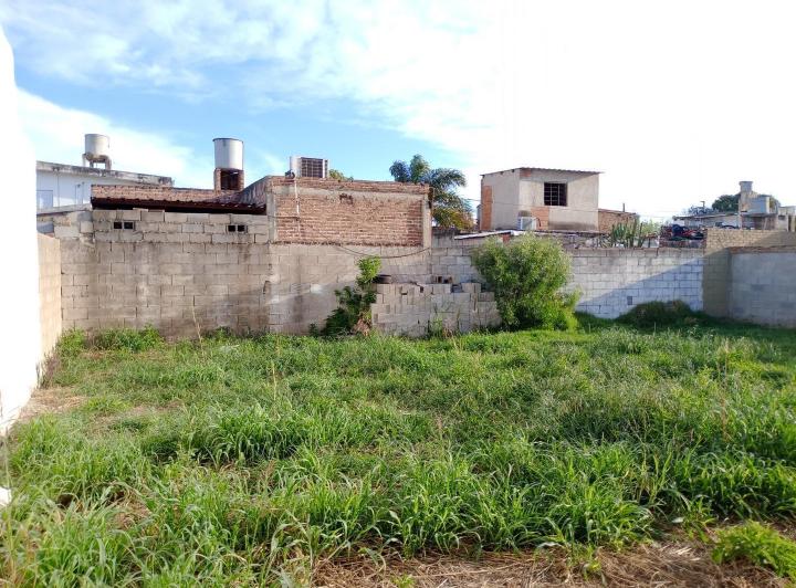 Terreno · 302m²
