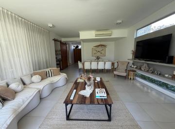 Casa · 280m² · 5 Ambientes · 2 Cocheras · Casa en Alquiler con Vista y Salida Directa Al Golf en San Isidro Labrador