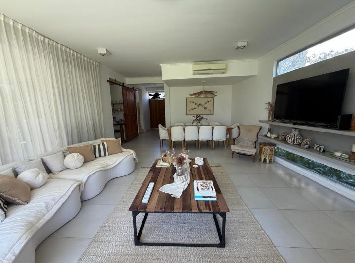 Casa · 280m² · 5 Ambientes · 2 Cocheras