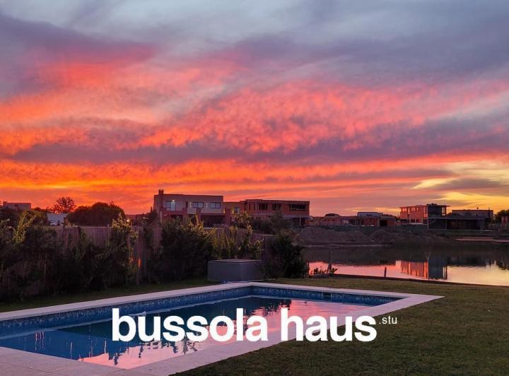 Casa · 131m² · 4 Ambientes · 2 Cocheras