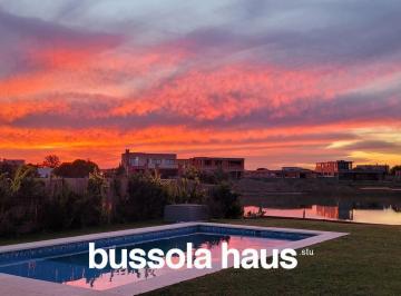 Casa · 131m² · 4 Ambientes · 2 Cocheras · Casa en Venta y Alquiler Al Lago, en Una Planta San Sebastian Pilar