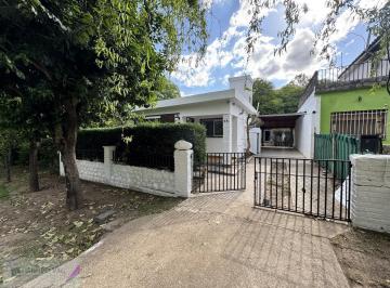 Casa · 111m² · 3 Ambientes · 1 Cochera · Casa en Venta en Villa Los Aromos
