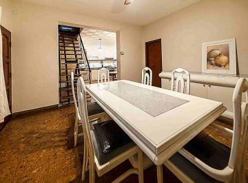 Casa · 200m² · 10 Ambientes · 2 Cocheras · Venta Casa en Parque Patricios