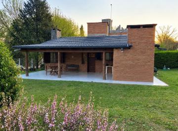 Casa · 70m² · 4 Ambientes · 1 Cochera · Venta Santa Rosa de Calamuchita 2 Dorm