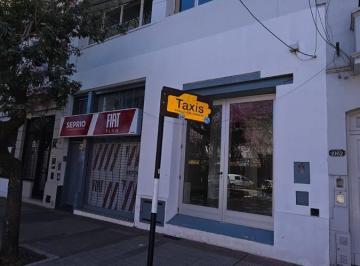 Local comercial · 260m² · 6 Ambientes · Alquiler Salon Comercial 300 m², 2 Plantas, Ascensor, Vidrieras, Aires