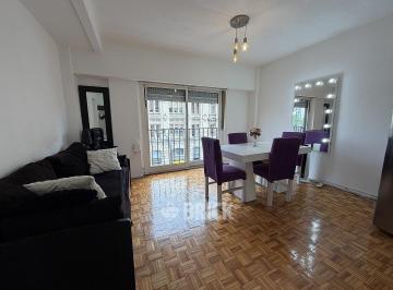 Departamento · 39m² · 2 Ambientes · Mitre y Av Pueyrredon - Frente 39 m² Todo Sol Todo Externo Baño y Coc Completos
