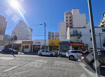 Casa · 200m² · 8 Ambientes · 1 Cochera · Venta Casa + Locales Comerciales - Neuquén Capital