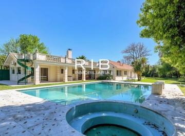 Casa de 6 ambientes, Pilar · Excelente Propiedad Sobre 1600 m²