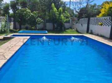 Casa · 350m² · 8 Ambientes · 10 Cocheras · Venta de Casa Quinta en Tortuguitas Sobre Lote 1700 m²