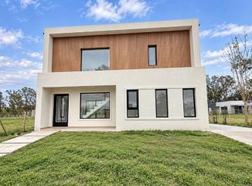 AMN-AMN-4166_2 · Casa en Venta en Santa Sofia - Pilar del Este
