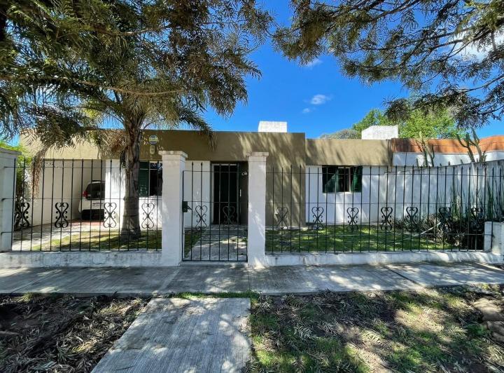 Casa · 160m² · 3 Ambientes · 2 Cocheras