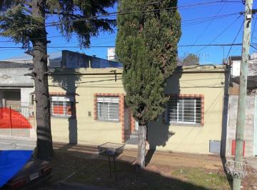 Casa · 100m² · 5 Ambientes · Venta Complejo Habitacional a Reciclar en Castelar