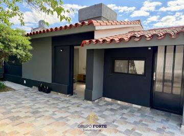 PH · 85m² · 3 Ambientes · 2 Cocheras · Casa PH Remodelada en Venta Cerca del Centro de Carlos Paz