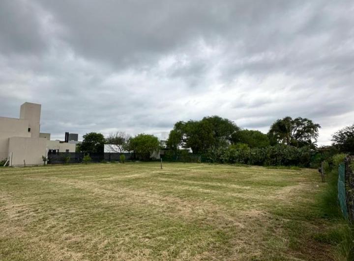 Terreno · 900m²