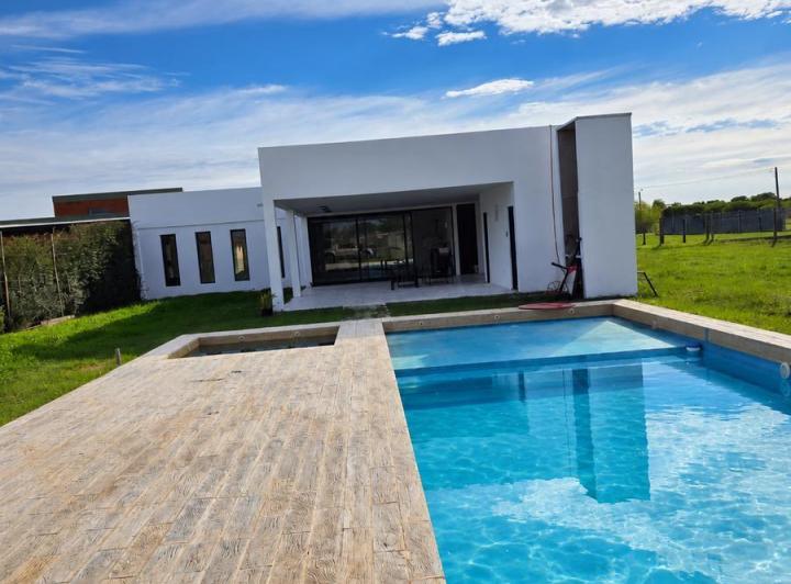 Casa · 140m² · 1 Ambiente · 1 Cochera