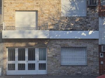 Casa de 3 ambientes, Rosario · Av Francia 2300.