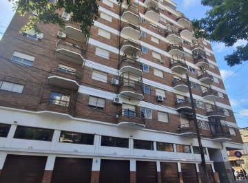 Departamento de 1 ambiente, Flores · Monoambiente en Flores. Amplio. Balcon. Cocina Separada. Baño Completo. No Acepta Mascota. Apto Prof