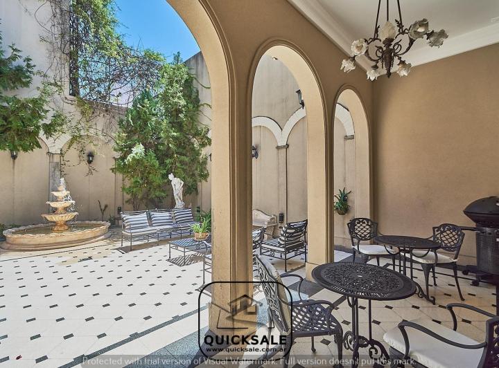 Casa · 291m² · 5 Ambientes · 1 Cochera