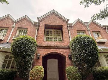 Casa · 600m² · 7 Ambientes · 4 Cocheras · Venta Casa 5 Ambientes con Piscina Quilmes