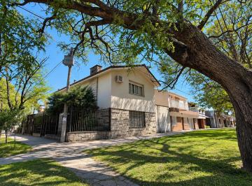 Casa de 11 ambientes, Córdoba · Parque Velez Sarfield Casa 3 Dorm. 3 Baños - Venta - Apto Hipotecario