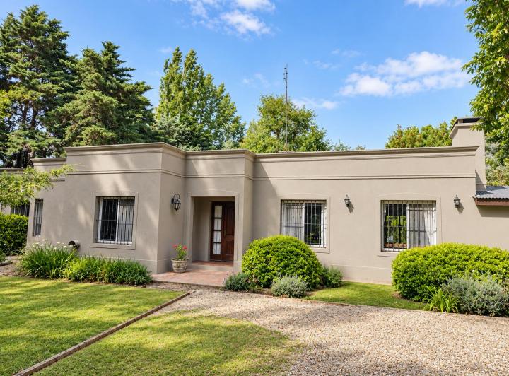 Casa · 189m² · 4 Ambientes · 2 Cocheras
