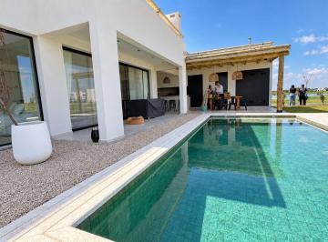 Casa · 281m² · 7 Ambientes · 2 Cocheras · Venta Casa 7 Amb Puertos Amarras Al Lago Impecable