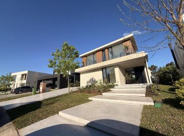 ROJ-ROJ-1129_2 · Casa a Estrenar 4 Dorm - Carpinchos