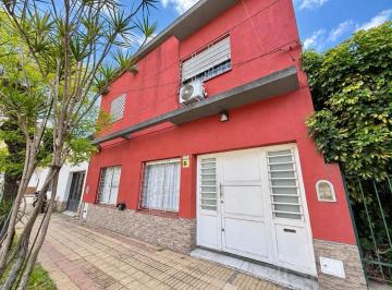 Casa · 140m² · 4 Ambientes · Venta Casa 4 Ambientes en Lote Propio con Patio y Terraza! - Haedo Sur