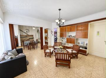 Casa · 140m² · 4 Ambientes · Venta Casa 4 Ambientes en Lote Propio con Patio y Terraza! - Haedo Sur