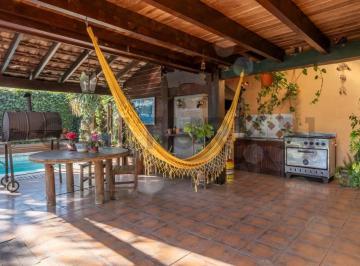 Casa · 130m² · 4 Ambientes · 3 Cocheras · Venta Casa 4 Ambientes con Pileta y Jardin en Pablo Nogues