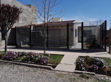 Casa en Alquiler de 6 ambientes Casa Pueblo · B Semi Privado Carrodilla (Maipu)