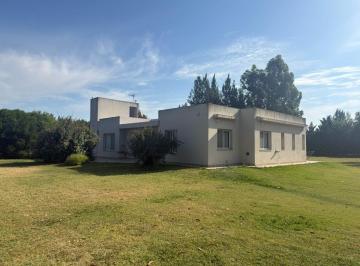 Casa · 133m² · 4 Ambientes · 2 Cocheras · Casa Venta Brandsen Campos de Roca 3 Dorm.