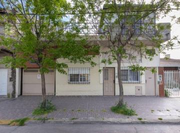 Casa · 95m² · 3 Ambientes · 1 Cochera · Venta Casa 3 Amb + Garaje Jardin Apto Credito