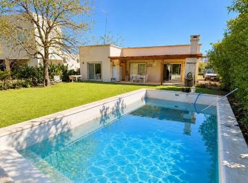 Casa · 150m² · 4 Ambientes · 1 Cochera · Casa en Alquiler en San Alfonso, Pilar del Este, Pilar