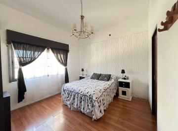 Casa · 150m² · 5 Ambientes · 2 Cocheras · Casa 4 Ambientes en Venta en Aldo Bonzi con Depend