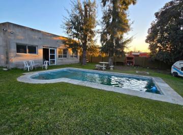 Quinta vacacional · 110m² · 4 Ambientes · 1 Cochera · Quinta en Mercedes