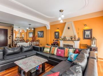 PH · 190m² · 5 Ambientes · 1 Cochera · Venta - Tríplex 5 Ambientes en Monte Castro - Entrada Independiente, Patio, Quincho, Terraza y Parrilla