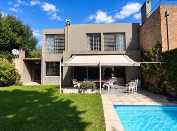 Casa · 183m² · 5 Ambientes · 1 Cochera · Casa en Alquiler Sobre Calle Gobernador Arana, La Horqueta