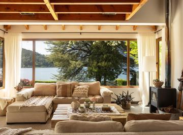 Casa · 205m² · 4 Dormitorios · Venta Casa 4 Dorm., con Vista Al Lago Gutierrez, Bariloche