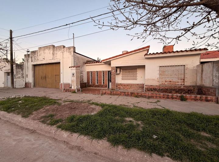Casa · 315m² · 6 Ambientes · 1 Cochera