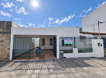 Casa · 100m² · 3 Ambientes · 1 Cochera · Casa en Alquiler en San Miguel 2 Habitaciones