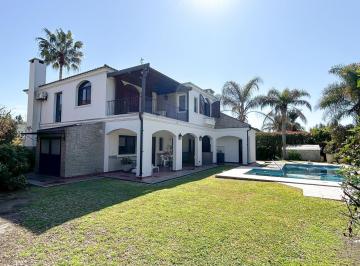 Casa · 255m² · 5 Ambientes · 3 Cocheras · Casa en Venta, 5 Ambientes, Jardín y Pileta, en Rincón de La Costa, Tigre