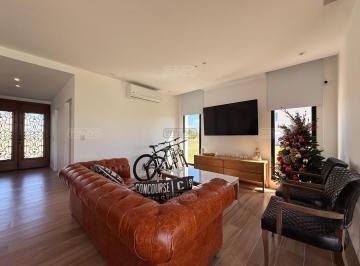 Casa · 226m² · 5 Ambientes · Casa en Alquiler en Acacias, Puertos, Escobar