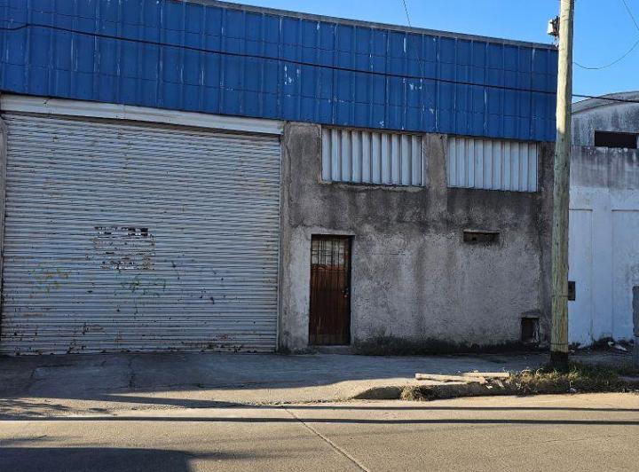 Bodega-Galpón · 300m² · 2 Ambientes