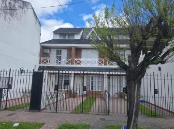 Casa · 89m² · 3 Ambientes · 1 Cochera · Casa Triplex en Venta en Haedo, Morón, G. B. a. Zona Oeste
