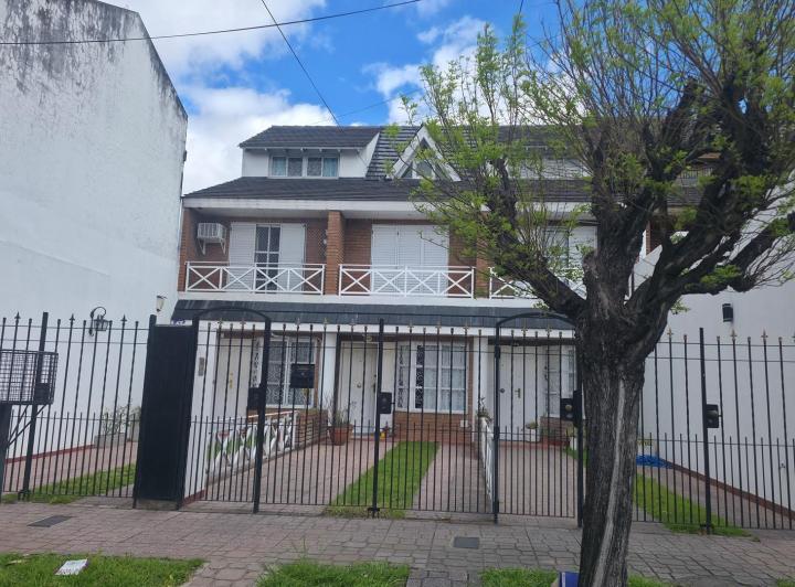 Casa · 89m² · 3 Ambientes · 1 Cochera