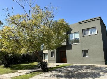 Casa · 335m² · 5 Ambientes · 2 Cocheras · Casa en Garin - Centro, Las Liebres