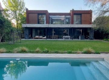Casa · 400m² · 4 Ambientes · Casa Alquiler Dic Enero - San Isidro Chico