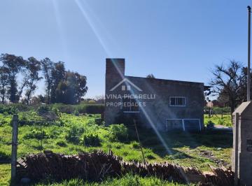 Quinta vacacional · 48m² · 3 Ambientes · Casa Quinta en Venta en Exaltación de La Cruz, G. B. a. Zona Norte, Argentina