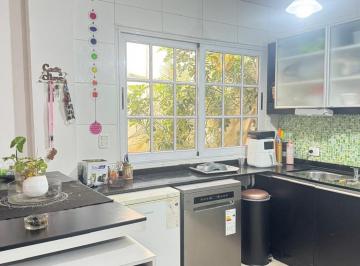 Casa · 130m² · 3 Ambientes · 1 Cochera · Casa 3/4 Amb Terraza Doble Cochera/v. Maipú Permuta